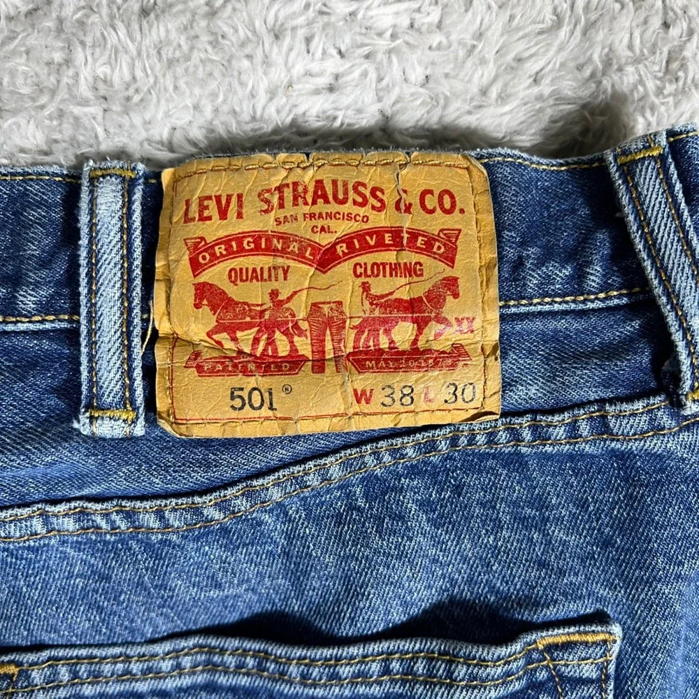 Levis 501 Original Fit Jeans Mens 38x30 Blue Denim Straight Leg Button Fly